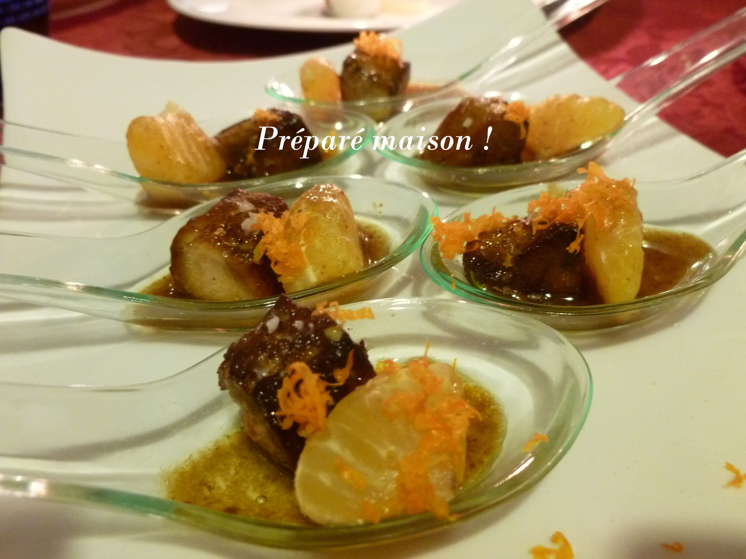 Cuillères apéritives aux huîtres et foie gras poêlé
